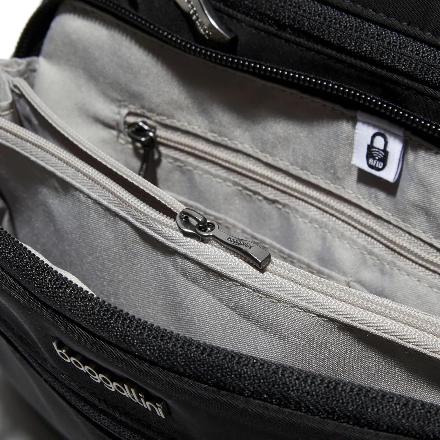 Baggallini Marais Crossbody