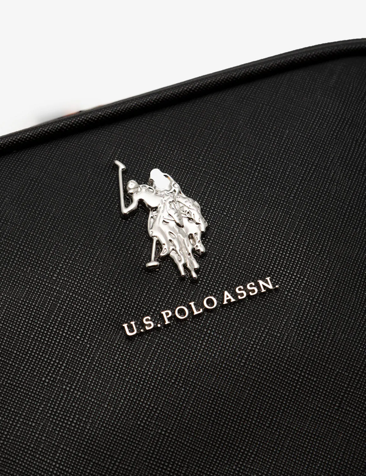 CLASSIC ZIP CROSSBODY BAG