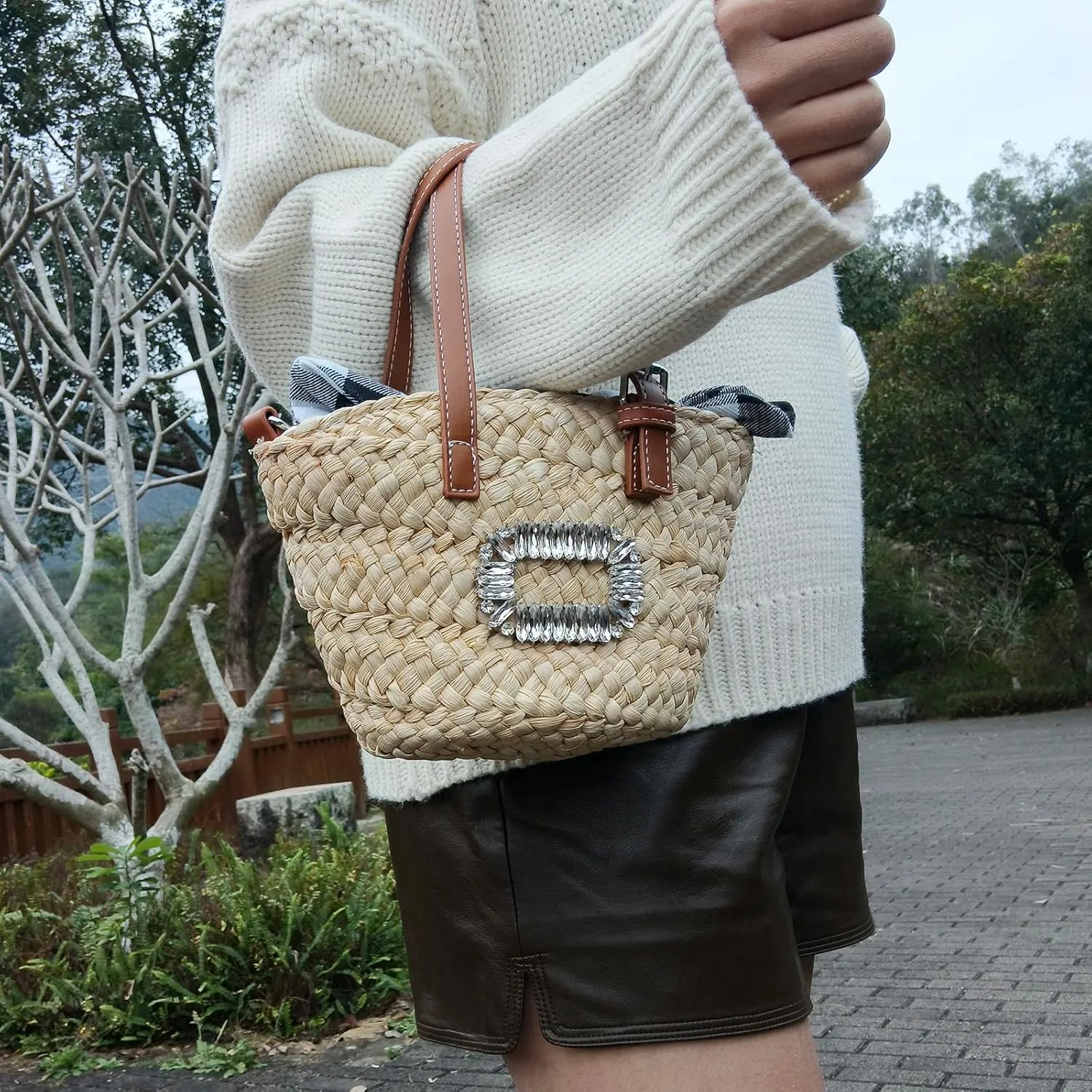 Flower Pearls Rattan Tote Bag Summer Beach Drawstring Straw Bucket Bag Diamonds Woven Handbag