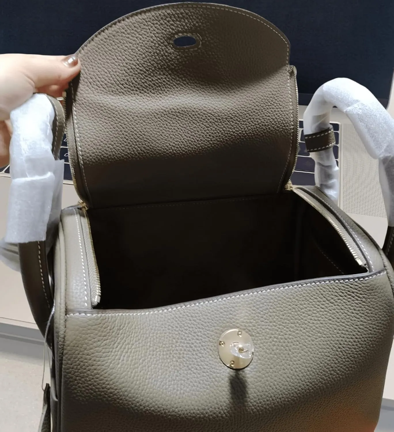 Genuine Leather Crossbody Tote Bag, Lychee Grain Mini Shoulder Bag,10.2IN Square Handbag for Business Casual