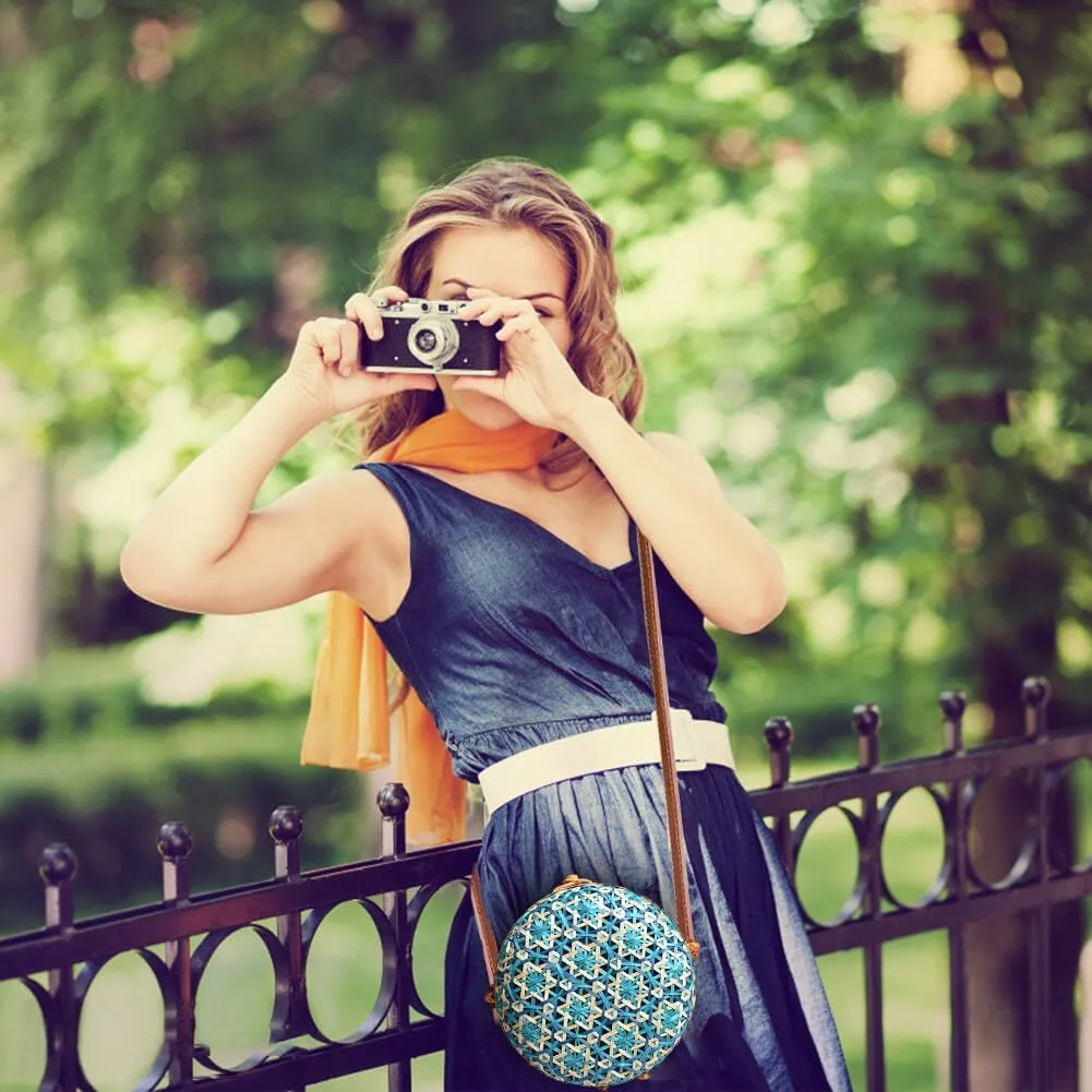 Green Round Rattan Bag Wood Woven Straw Bag with PU Strap Handwoven for Women Girl Travel Beach Fashion Bohemian Shoulder Purse