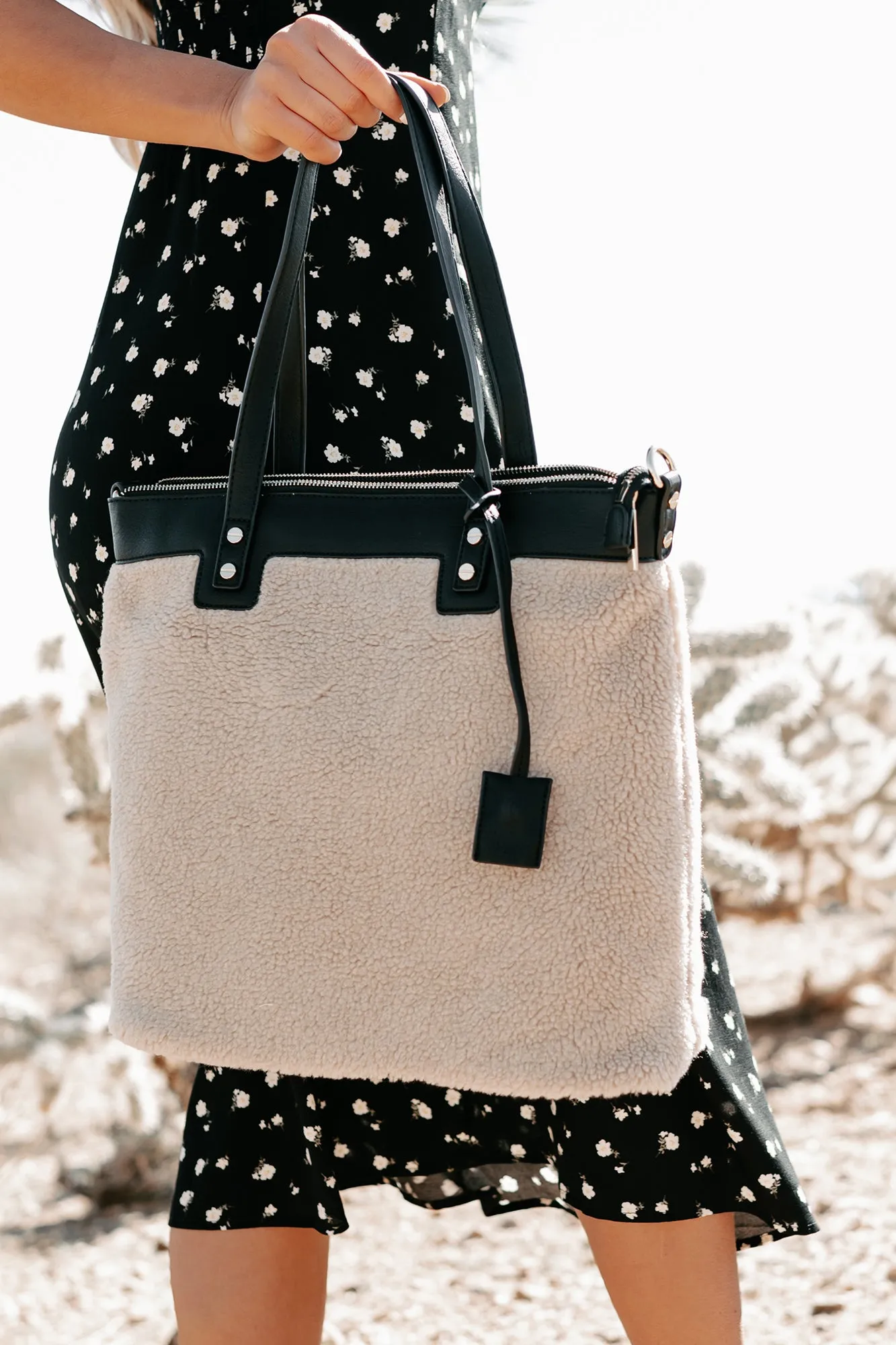 Highland Hopes Sherpa Tote (Black)
