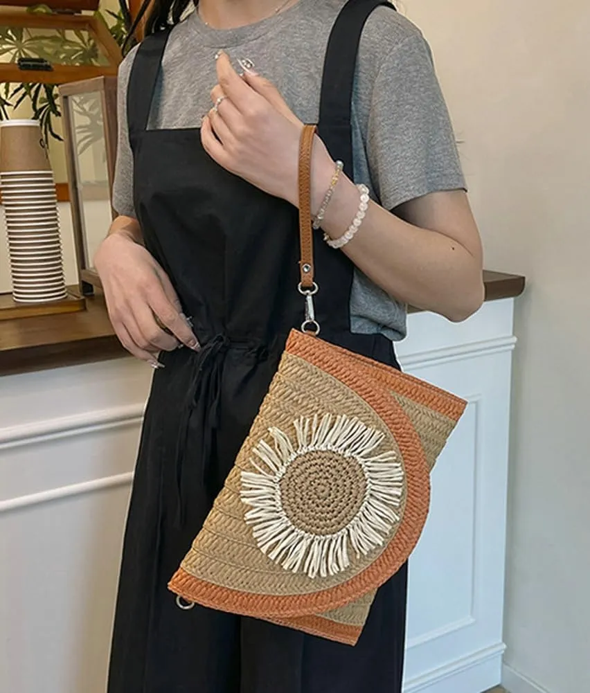 Medium Straw Crossbody Bag Summer Clutch Purses Beach Shoulder Bags Flower Straw Clutch Purse for Summer Vacation
