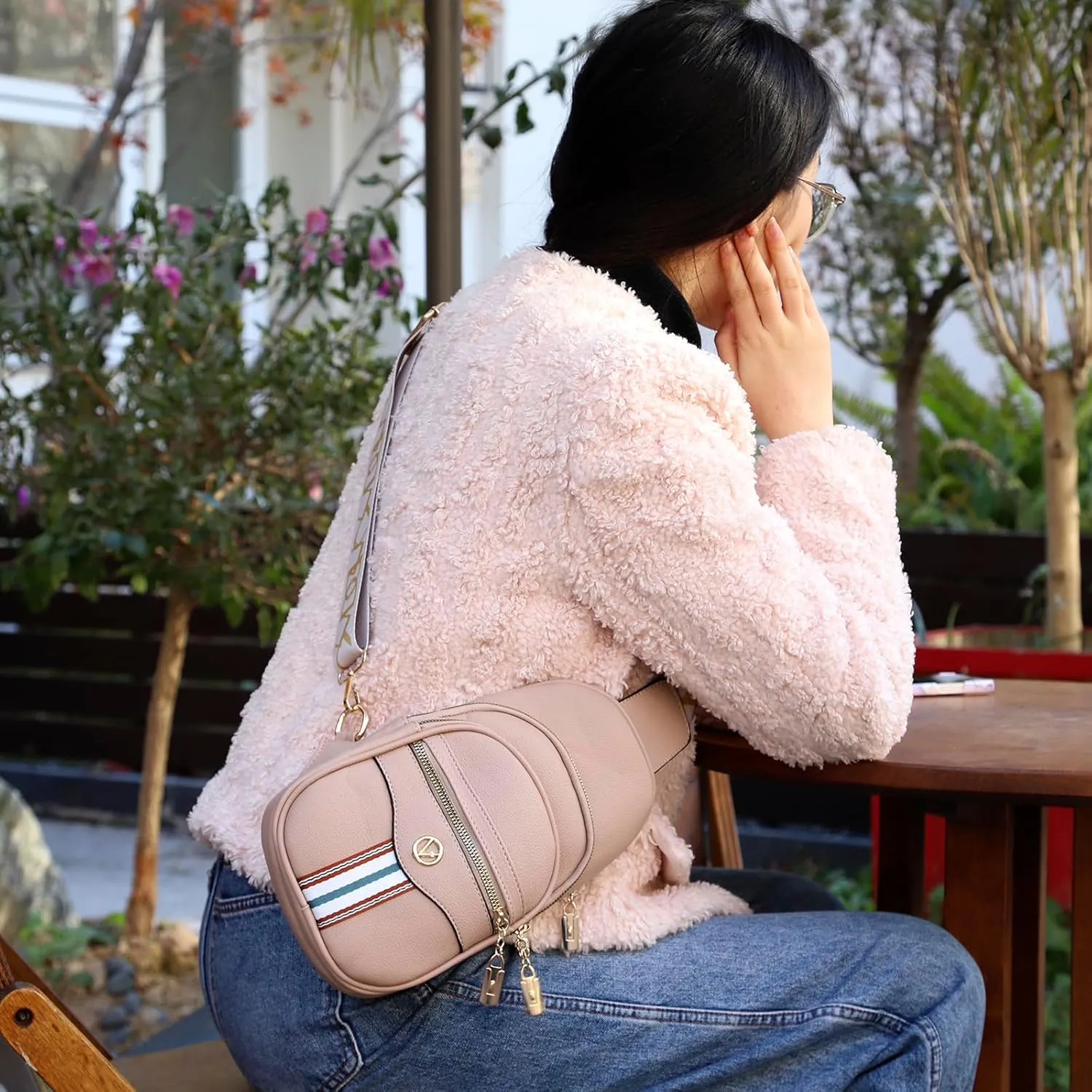 Negra Crossbody Bags for Women Fashion Shoulder Bag PU Leather Sports Bag Causal Chest Bum Bag Sling Purse