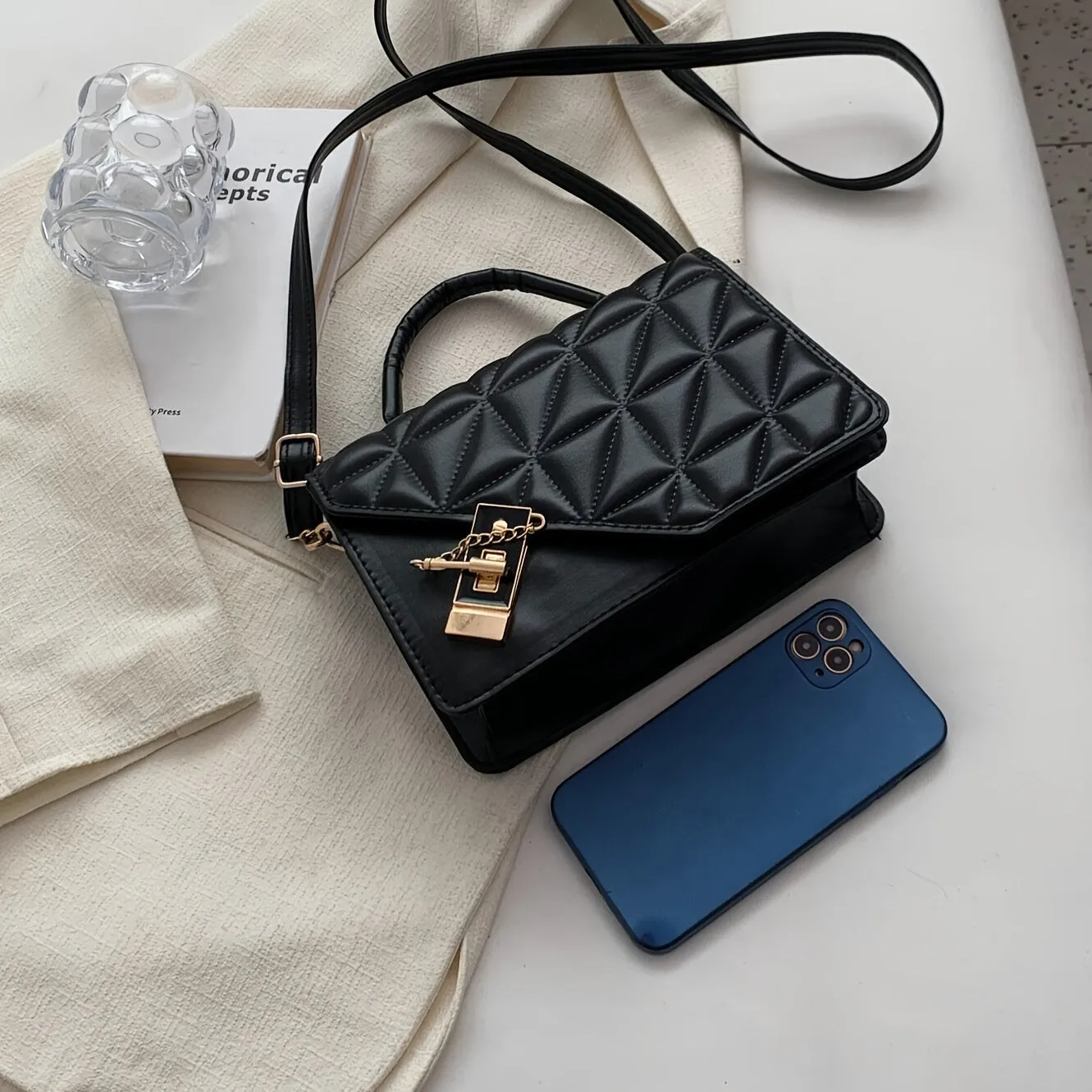 realaiot  Trendy Quilted Handbag For Women, Simple Argyle Crossbody Bag, Lock Decor Shoulder Purses