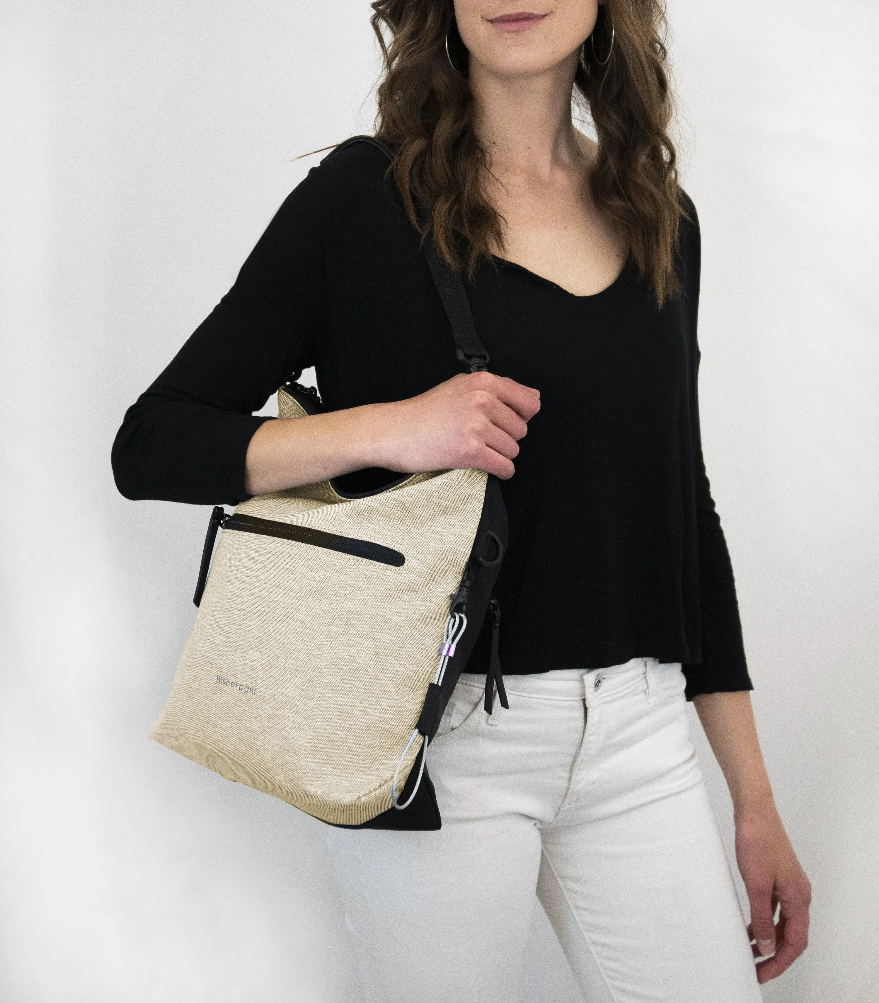 Sherpani Vale AT Convertible Travel Crossbody/ Shoulder Bag straw