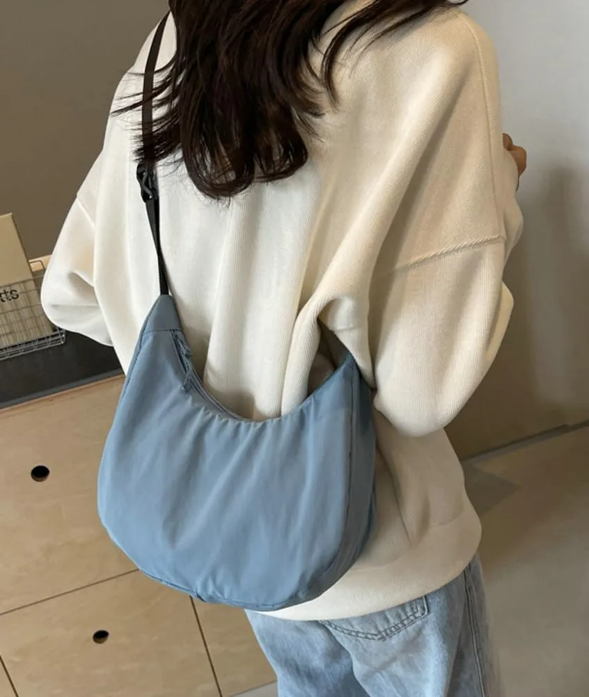 Small Crescent Handbag for Women Cute Nylon Crossbody Bag Half Moon Y2K Underarm Shoulder Bag with Adjustable Strap
