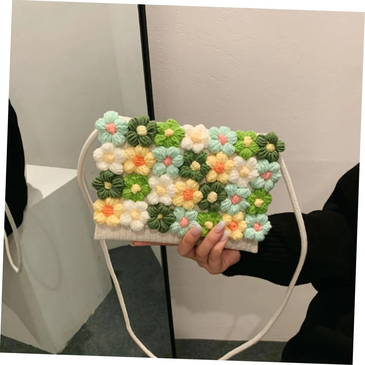 VALICLUD Flower Woolen Bag Crossbody Woven Bag Crochet Flowers Beach Shoulder Bag Woven Handbags for Women Bags