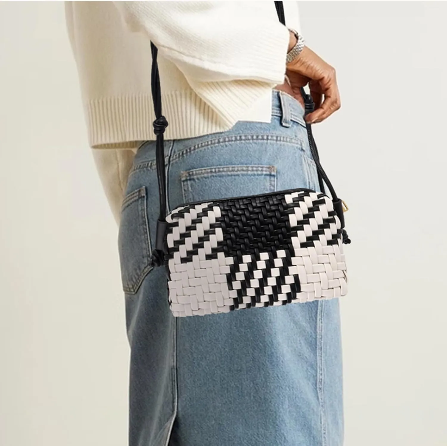 Woven Crossbody Bag for Women, Vegan Leather Trendy Purse Small Summer Shoulder Handbag with Adjustable Straps